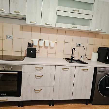 Mony Apartaments Roman Екстер'єр фото