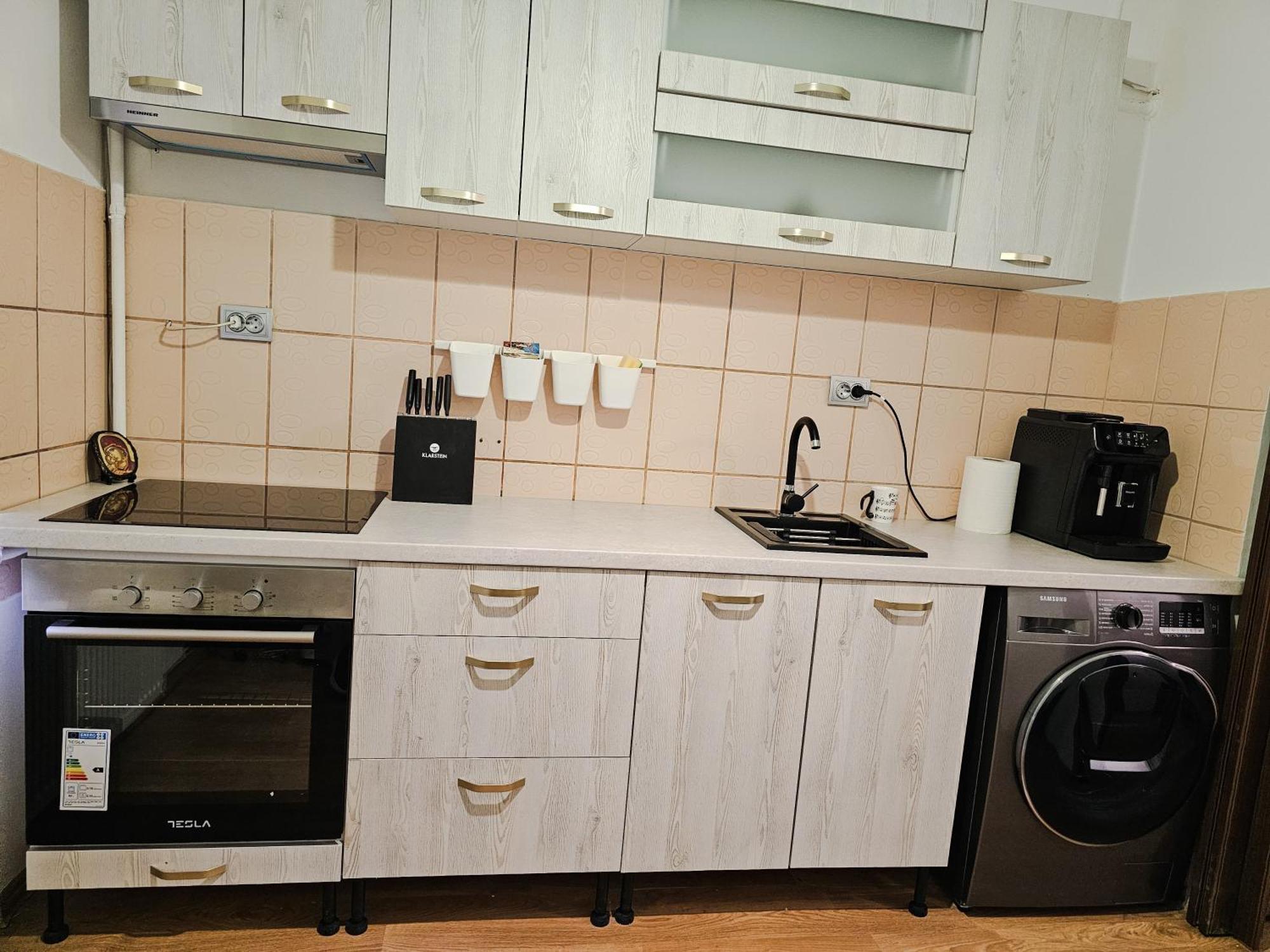 Mony Apartaments Roman Екстер'єр фото