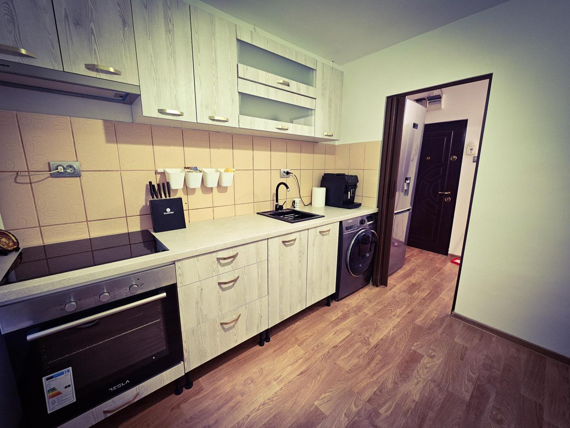 Mony Apartaments Roman Екстер'єр фото